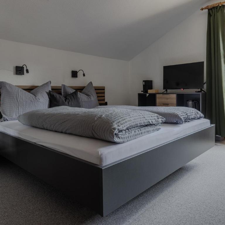 Pension Sonnenwinkl - Doppelzimmer mit Balkon - 1