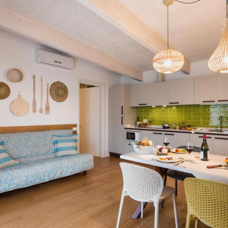Resort 2 Bed Bungalow sleeps 7 in Bibione - Bungalow - 10