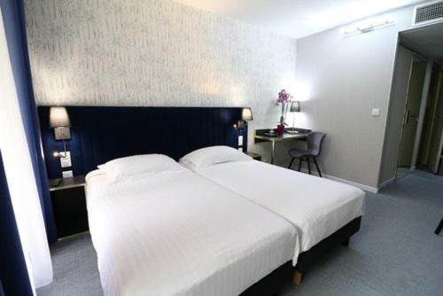 Hôtel Napoléon - Chambre Lits Jumeaux - 1
