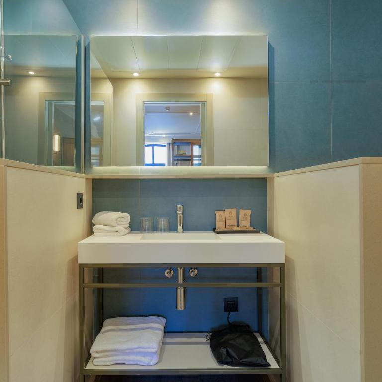 Hotel Medinaceli 4 Estrellas SUPERIOR - Superior Triple Room - 4