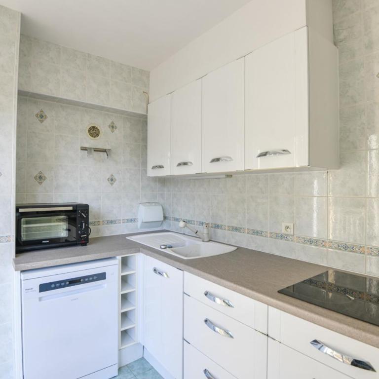 Appart vue mer splendide et plage proche de Monaco - Appartement - 10