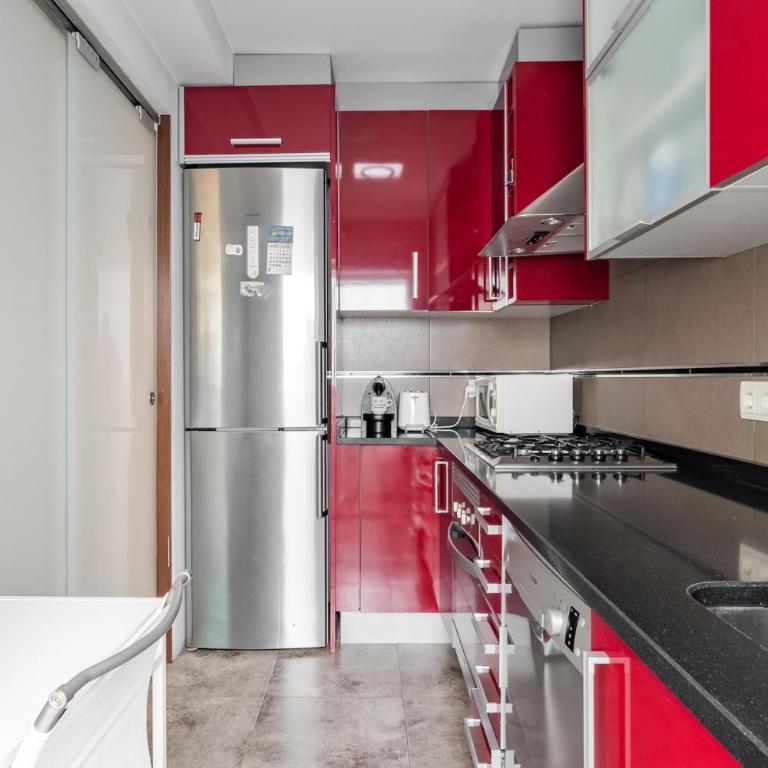 Precioso piso residencial muy luminoso, bien comunicado, de estancia temporal no turístico - Apartamento de 3 dormitorios - 9