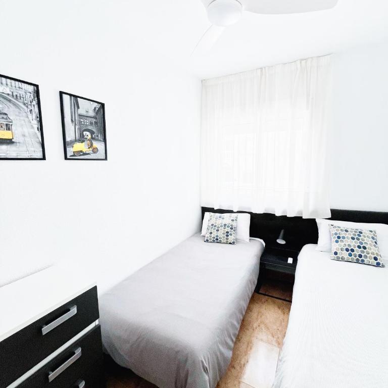 Cozy apartment near Playa del Cura in Torrevieja - Two-Bedroom Apartment - 16
