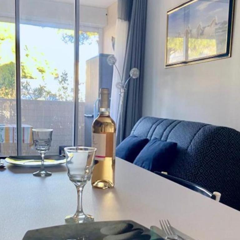 Studio Le Takeo Quartier Ponant, clim, parking, proche golf - Estudio - 7