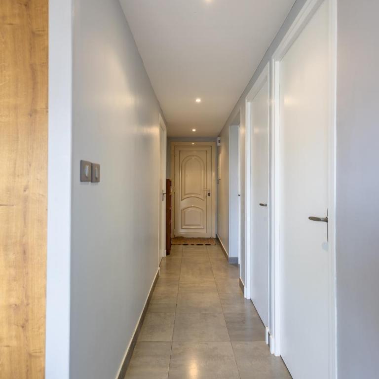 Le Riviera - T3 Confort, Terrasse, Parking privé - Appartement 2 Chambres avec Balcon et Vue sur la Mer - 26