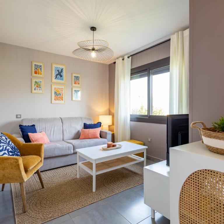 Le Riviera - T3 Confort, Terrasse, Parking privé - Appartement 2 Chambres avec Balcon et Vue sur la Mer - 17
