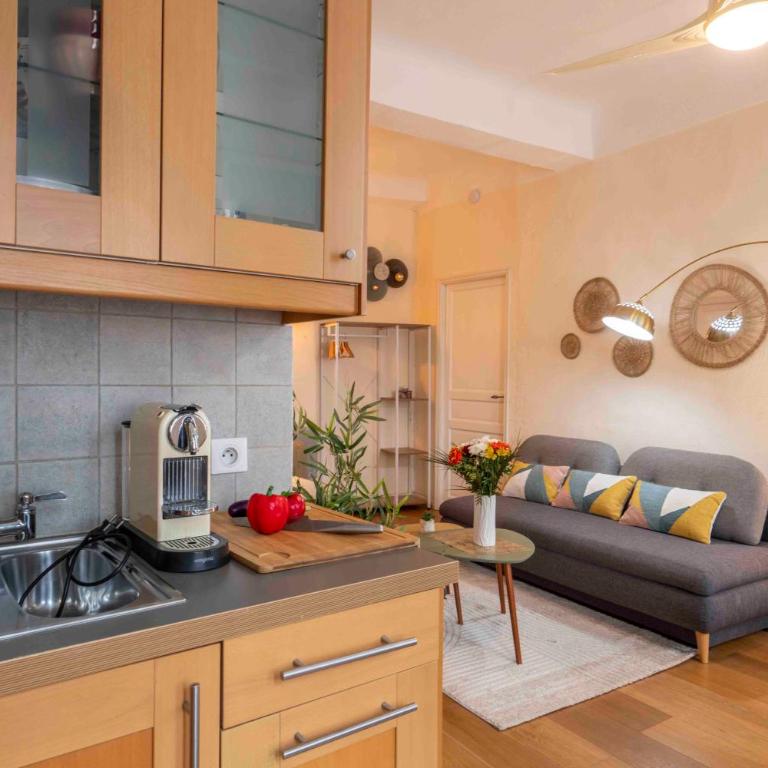 Charming flat, fully equipped, air conditioning, beach only 300m - LA LOGE - Appartement 1 Chambre - Vue sur Ville - 19