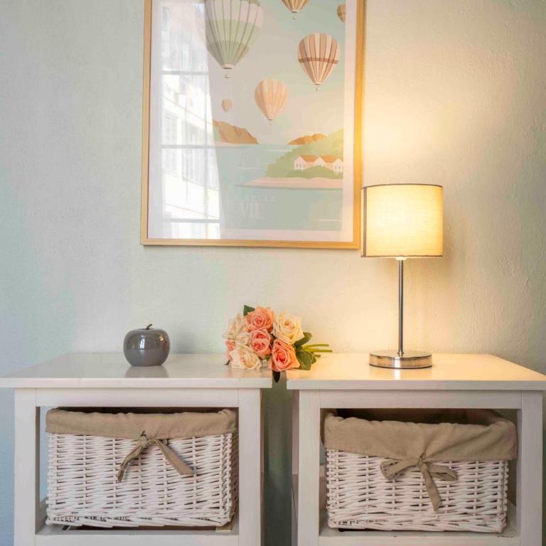 Charming flat, fully equipped, air conditioning, beach only 300m - LA LOGE - Appartement 1 Chambre - Vue sur Ville - 24