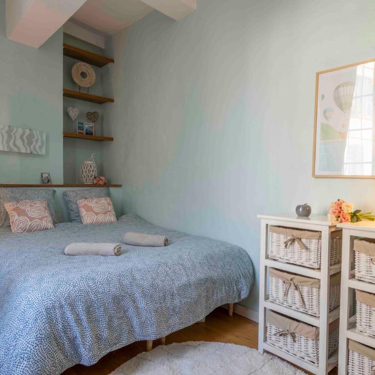 Charming flat, fully equipped, air conditioning, beach only 300m - LA LOGE - Appartement 1 Chambre - Vue sur Ville - 9