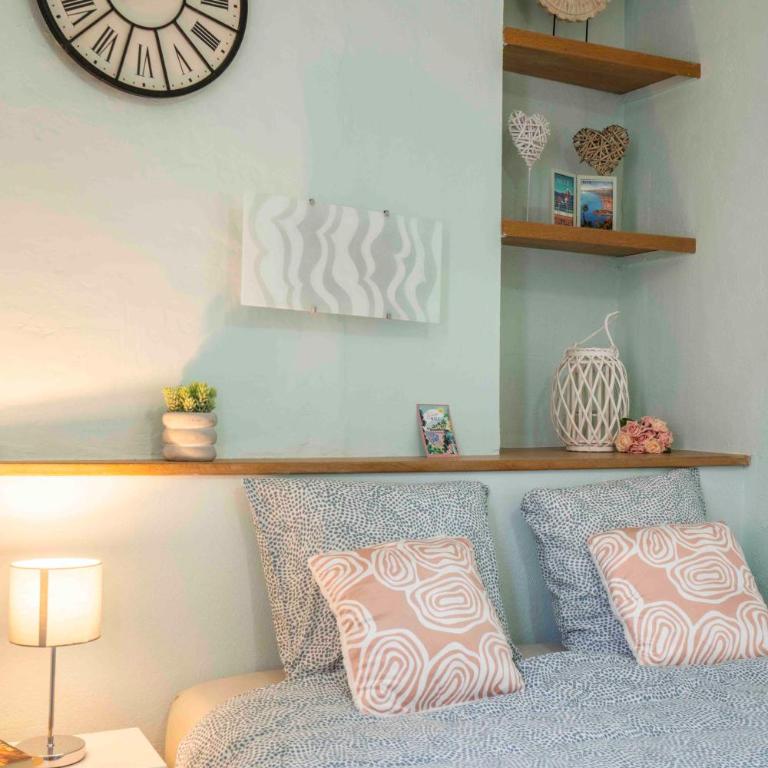 Charming flat, fully equipped, air conditioning, beach only 300m - LA LOGE - Appartement 1 Chambre - Vue sur Ville - 35