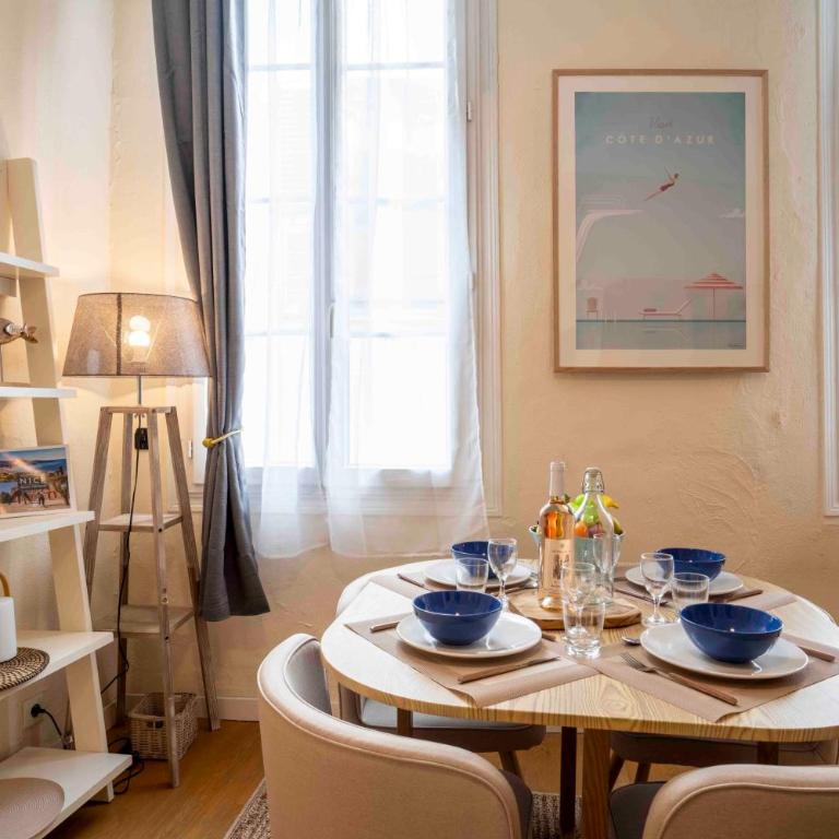 Charming flat, fully equipped, air conditioning, beach only 300m - LA LOGE - Appartement 1 Chambre - Vue sur Ville - 21