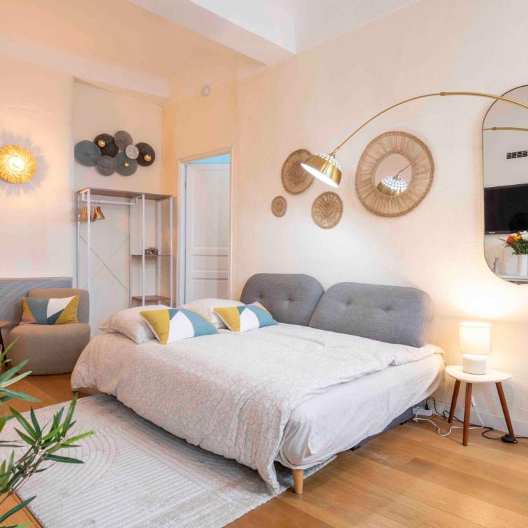 Charming flat, fully equipped, air conditioning, beach only 300m - LA LOGE - Appartement 1 Chambre - Vue sur Ville - 8