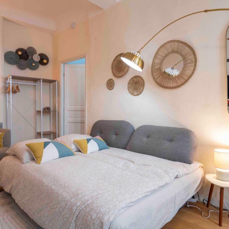 Charming flat, fully equipped, air conditioning, beach only 300m - LA LOGE - Appartement 1 Chambre - Vue sur Ville - 5