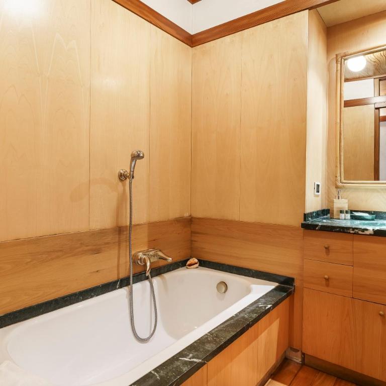 San Lorenzo Suites By San Firenze Collection - Camera King Deluxe - 4