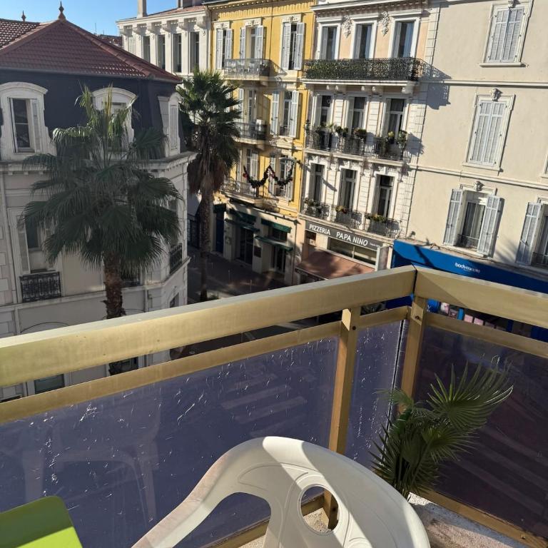 Central location, terrace, 2 bedrooms - Apartment mit 2 Schlafzimmern - 12