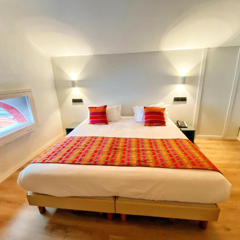 Hotel Le Bon Port - King Room with Sea View - Spiral Staircase - 8