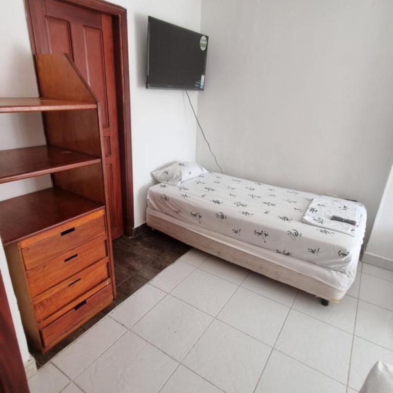 Habitación en el rodadero a solo pasos del mar - Habitación Cuádruple con vistas a la montaña - 14