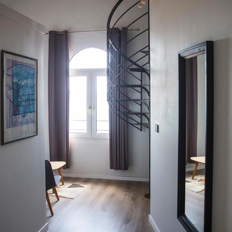 Hotel Le Bon Port - King Room with Sea View - Spiral Staircase - 10