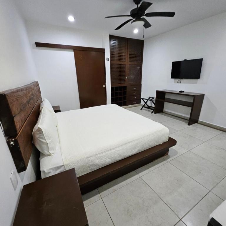 Live the Beach Life Luxury, Location and Total Comfort - Two-Bedroom Apartment - 27