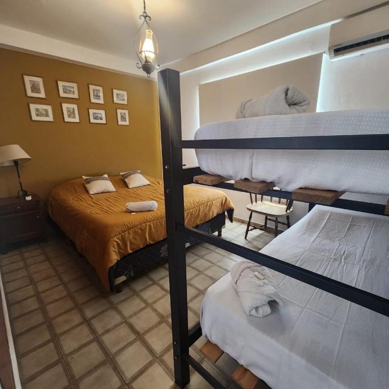 El Chabot Fan - Habitación Cuádruple Económica con baño compartido - 1