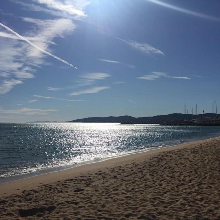 Soleil & sable-Fréjus appt 4 pers-Classé 3-Clim - Appartement 1 Chambre - 9