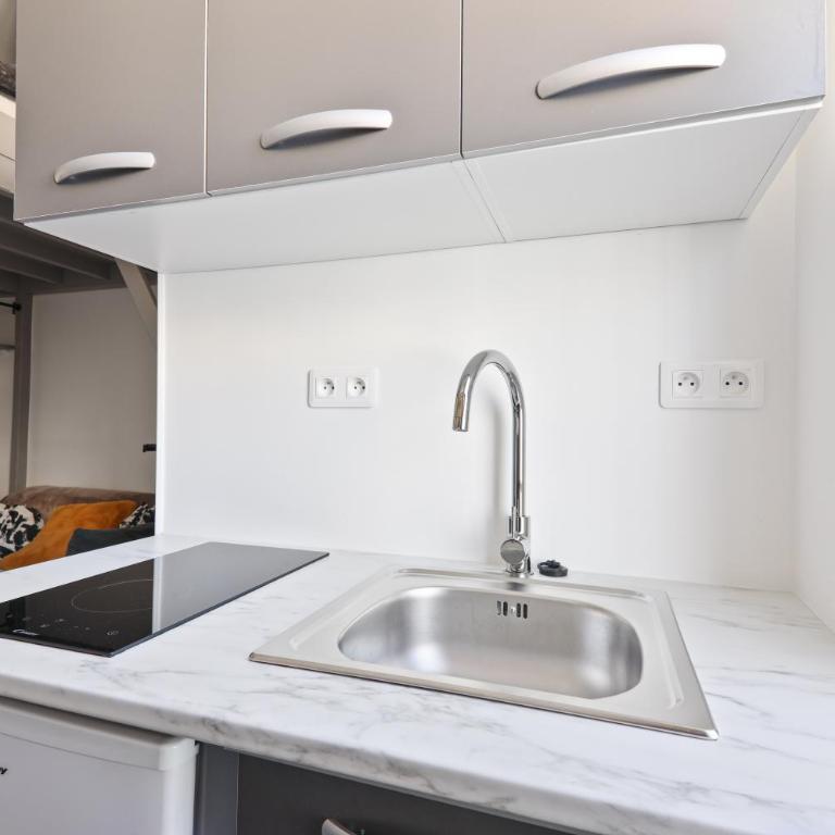 Très Petit Studio Calme Proche Buttes-Chaumont - Appartement 1 Chambre - 9