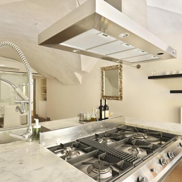 Historic Loft in the Heart of Florence - Two-Bedroom Loft Apartment - 9