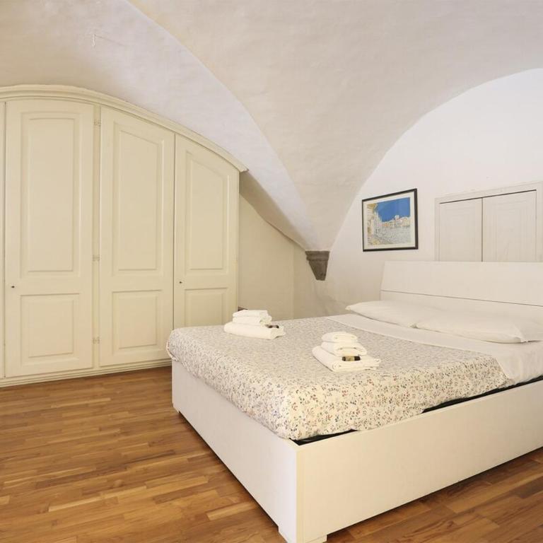 Historic Loft in the Heart of Florence - Two-Bedroom Loft Apartment - 21