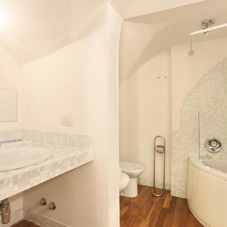 Historic Loft in the Heart of Florence - Two-Bedroom Loft Apartment - 29