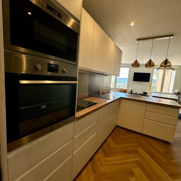 LeBellevue Vue exceptionnelle - port de Sanary - Appartement 3 Chambres - 13
