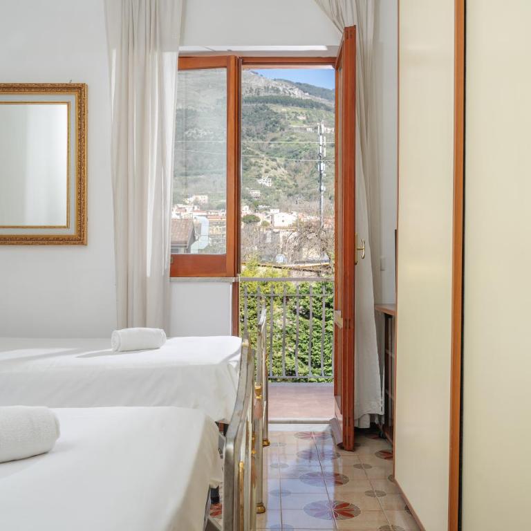 Casa Lillibett - Two-Bedroom Apartment with Balcony - 5