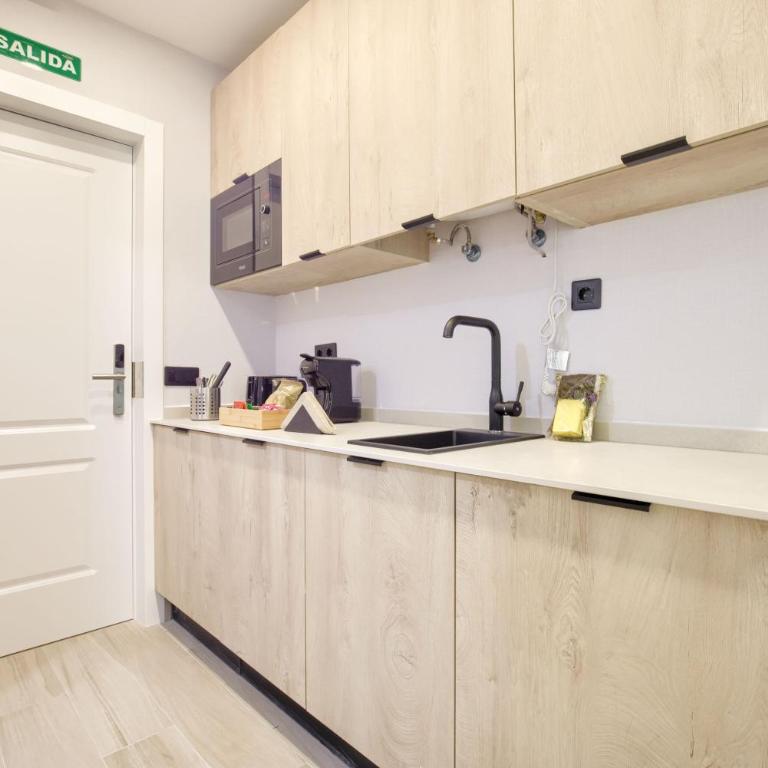 Dobo Madrid SB20 - Small Double Room - 5