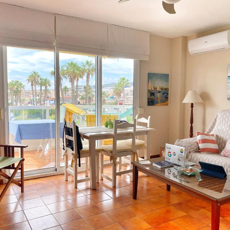 Apartamento en Urbanización Privada con Piscina en Primera Linea de Playa - Apartamento de 1 dormitorio - 8