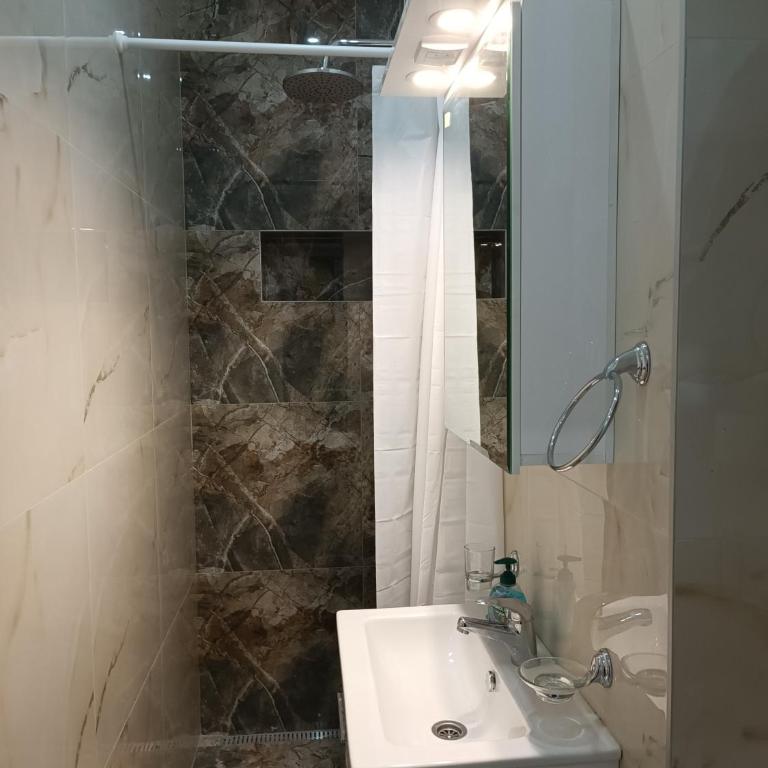 White Apartment Slavija - One-Bedroom Apartment - 2