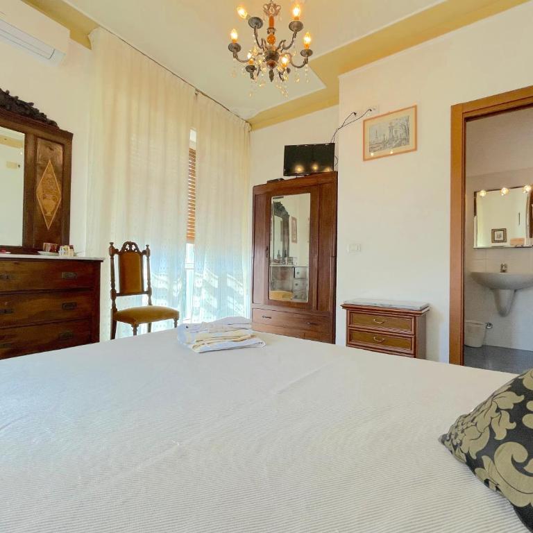 Agriturismo Barilaro - Camera Matrimoniale con Balcone - 8