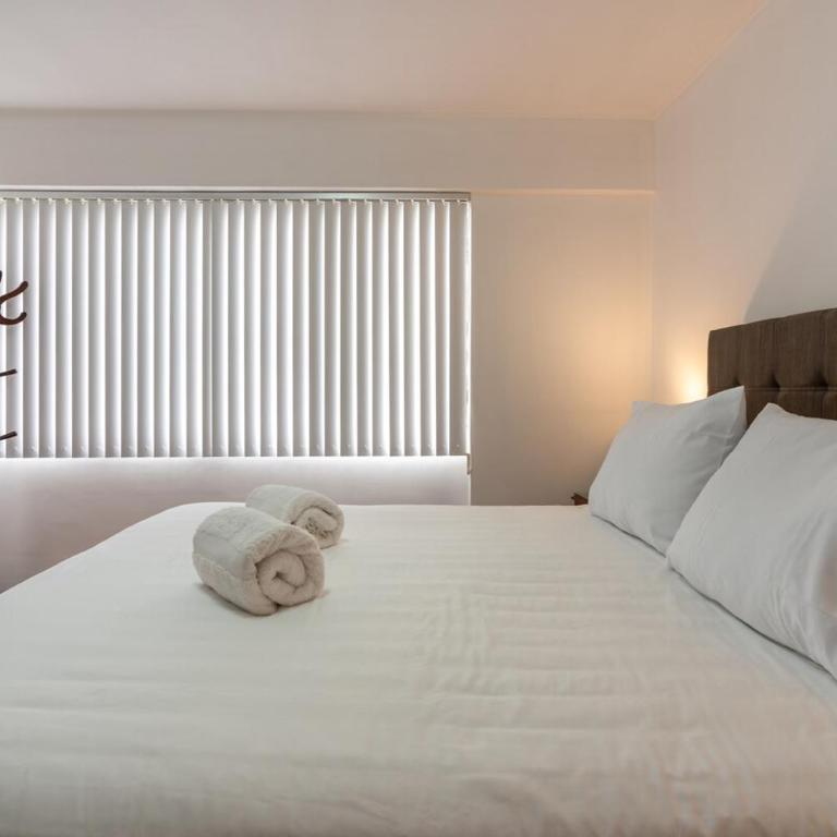 Stylish La Paz Apartment by Geko - Three-Bedroom Apartment - 11