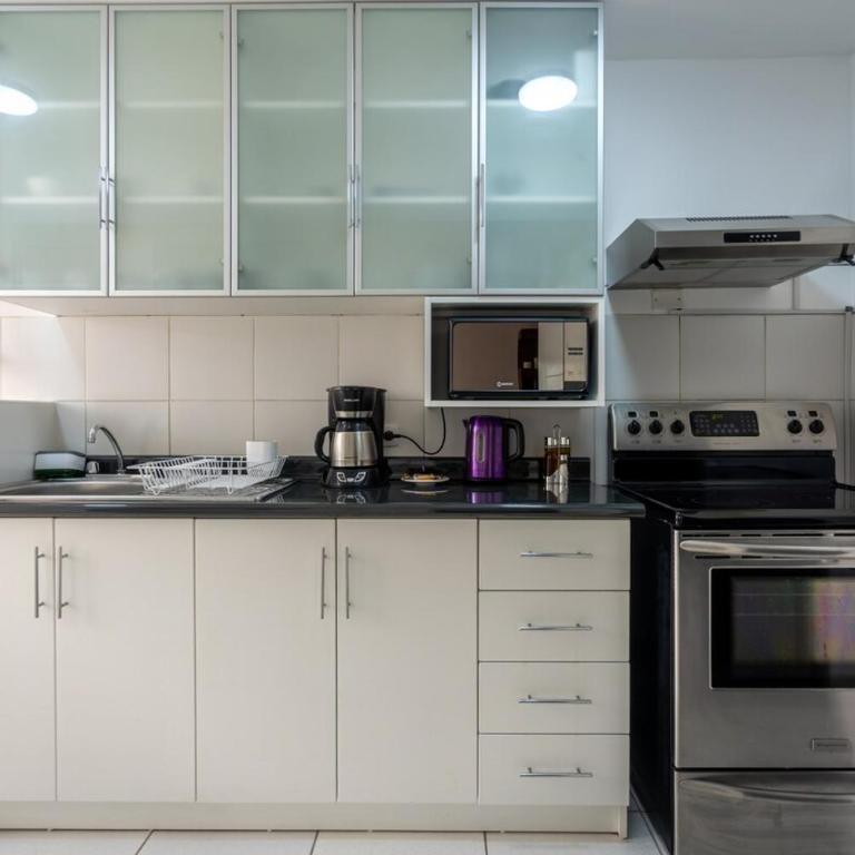 Stylish La Paz Apartment by Geko - Three-Bedroom Apartment - 18