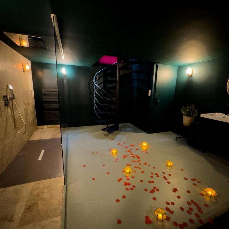 Mieuxqualhotel jacuzzi privatif Velvet Desire - Appartement 1 Chambre - 9