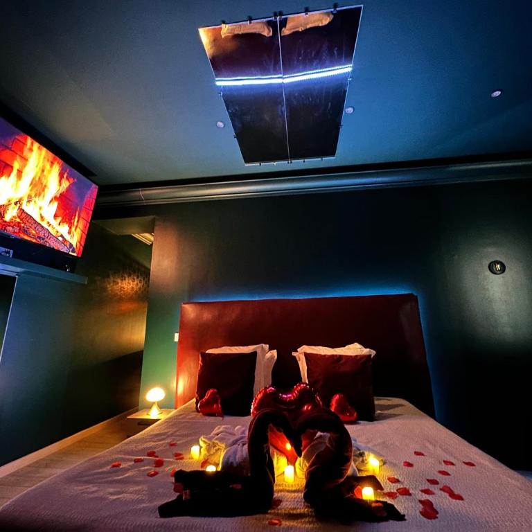 Mieuxqualhotel jacuzzi privatif Velvet Desire - Appartement 1 Chambre - 16