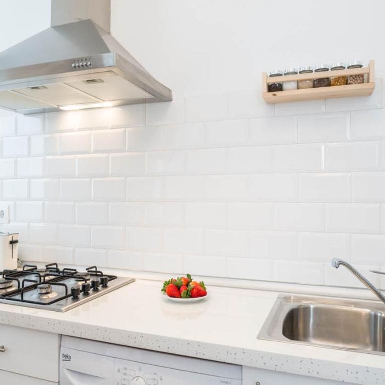 Apartamentos Alcazaba - Three-Bedroom Apartment - 13
