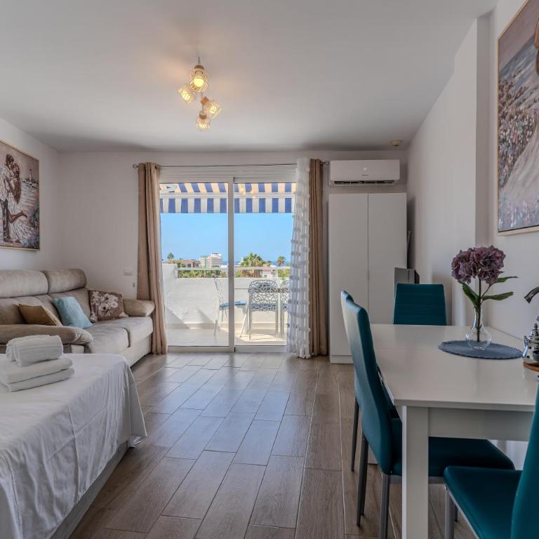 Malibu park studio with ocean views & heated pool - Apartamento de 1 dormitorio - 2