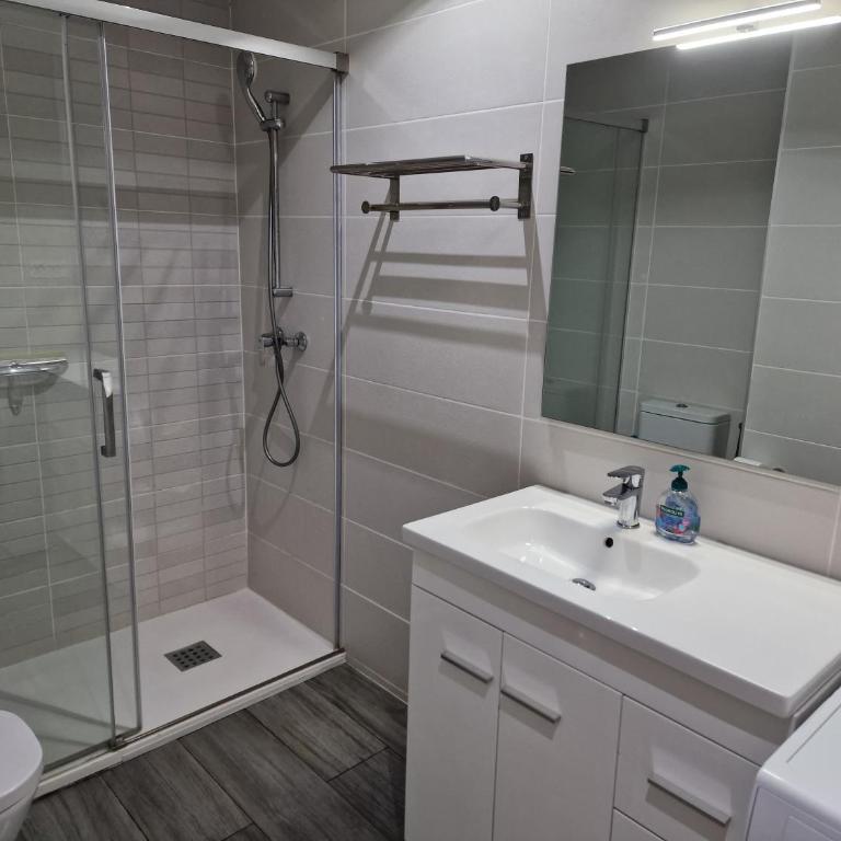 Apartamento Paradís Park - Piscina y Playa - Two-Bedroom Apartment - 16