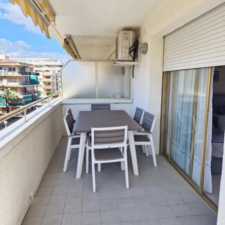 Apartamento Paradís Park - Piscina y Playa - Two-Bedroom Apartment - 17