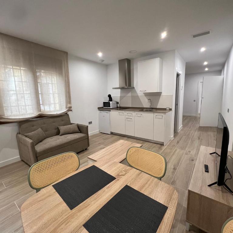 GM Toledo Apartamentos by Toledo AP - Apartamento Superior de 2 dormitorios - 2