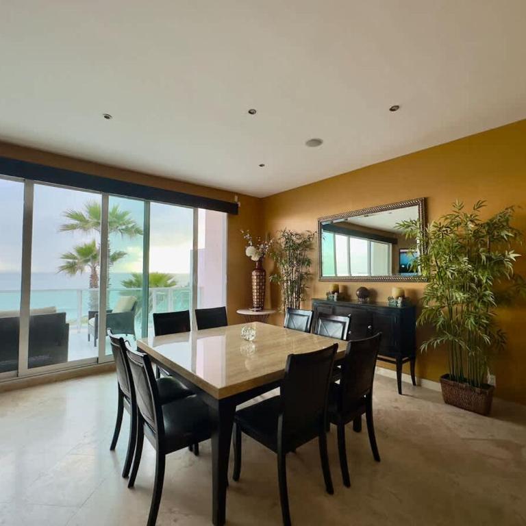 Oceanfront Villa 4BR 4 BA Real Mediterraneo - Villa - 32