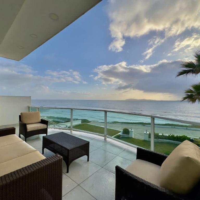 Oceanfront Villa 4BR 4 BA Real Mediterraneo - Villa - 37