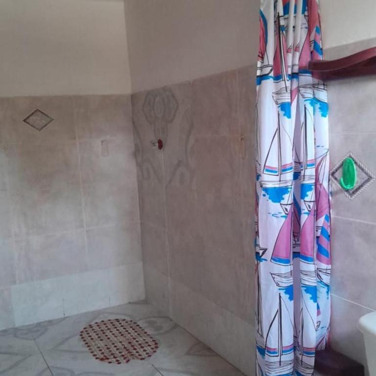 Canadian House Summer Home - Habitación Familiar con balcón - 3