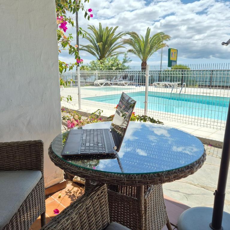 8i Ocean Front Playa 4 - Two-Bedroom Apartment - 8