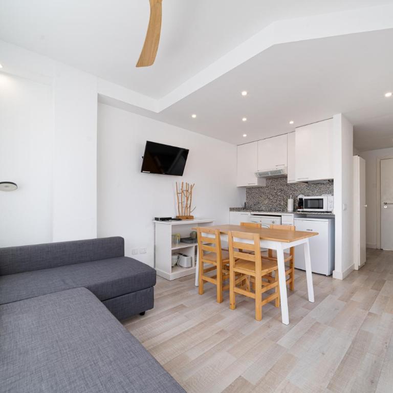 Vista Roses Mar - Apartamento con Piscina - Apartamento de 1 dormitorio con vistas al jardín - 2