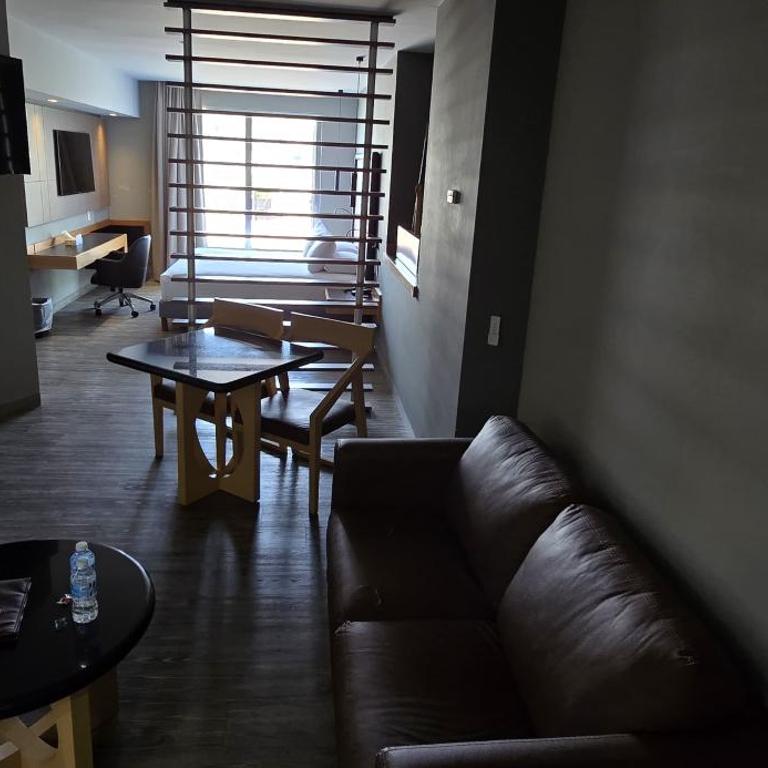 Ramada by Wyndham Mexico City Santa Fe - 1 King Bed, Suite Terrace, Non-Smoking - 11
